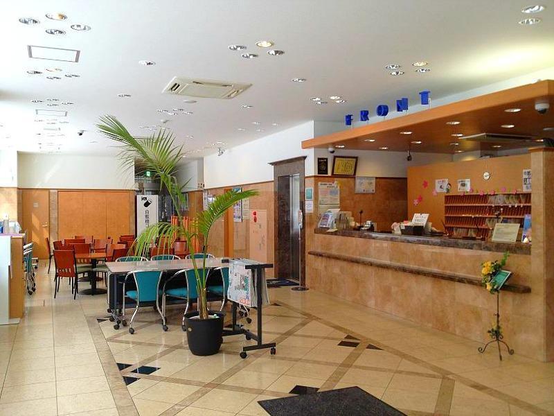 Toyoko Inn Hokkaido Asahikawa Ekimae Ichijo Dori Exterior foto